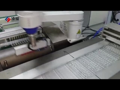 Completo processo della linea di imballaggio PVC/Alu Blister in azione, automazione ad alta velocità