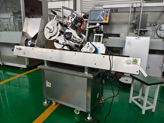 Acquistare High-Speed Cosmetic Labeling Machine - Fully Automatic Sticker Labeling for 1-20ml Glass or Plastic Bottles with Taping and Printing Features fabbricazione online