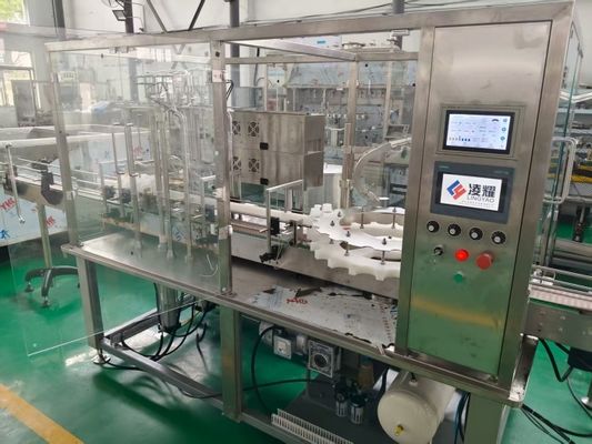 Acquistare Macchina automatica di riempimento e tappo del flaconcino liquido (50 ml - 500 ml) con pompe in ceramica e sistema di controllo servo fabbricazione online