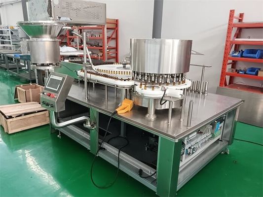 Macchine automatiche per riempimento e tappo per prodotti farmaceutici liquidi e in polvere