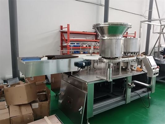 Linea automatizzata ad alta velocità per il riempimento e il tappo dei flaconcini (300-500 BPM) Imballaggio di precisione a contaminazione zero per formulazioni di alto valore nelle scienze della vita