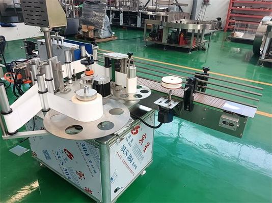 Un buon prezzo. Macchina elettrica di etichettatura farmaceutica per bottiglie rotonde 300-500 bottiglie/min con sistema di controllo PLC in linea