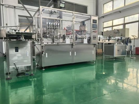 Macchina di riempimento e copertura del flaconcino per la soluzione liquida di acido chimico 5-20 ml Riempimento e copertura con isolante, conforme alle GMP