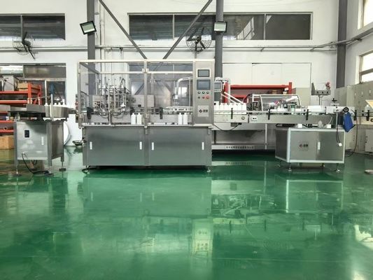Riempitrice gravimetrica asettica per polveri per fiale da 10 mlPrecisione del dosaggio a circuito chiuso e controllo dell'umidità per ingredienti farmaceutici attivi di alto valore