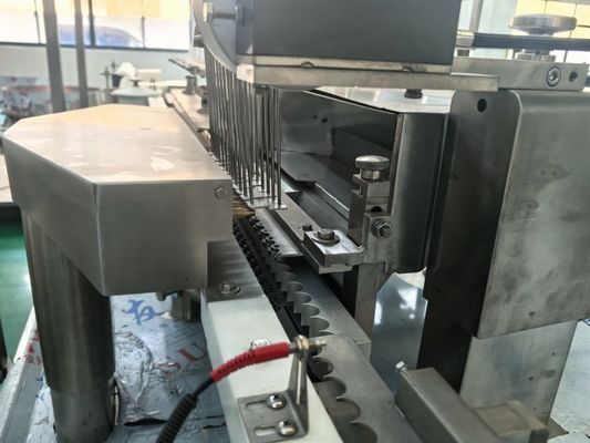Macchina di riempimento di flaconcini sterili - completamente automatica 2000-3500 BPH con integrazione CIP/SIP per flaconcini farmaceutici e cosmetici