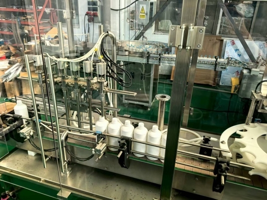 Macchina di riempimento di olio essenziale per bottiglie di vetro e plastica da 5-50 ml Caratteristiche avanzate Nessuna bottiglia Nessun lavaggio